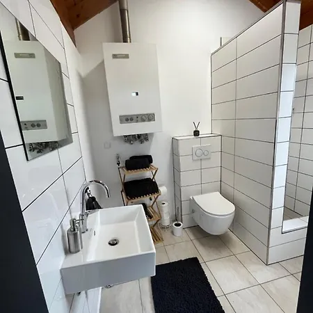 Stilvolle Wohnung Mit Terasse Und Garten Hoehr-Grenzhausen Exterior photo