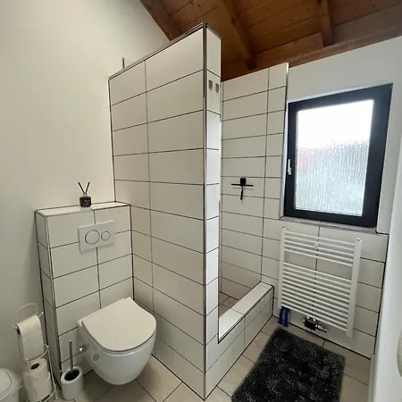 Stilvolle Wohnung Mit Terasse Und Garten Hoehr-Grenzhausen Exterior photo