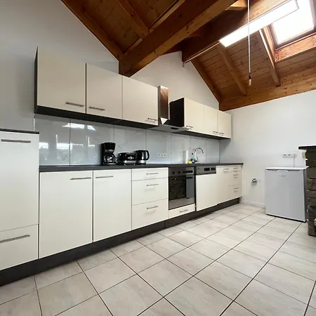 Stilvolle Wohnung Mit Terasse Und Garten Hoehr-Grenzhausen Exterior photo